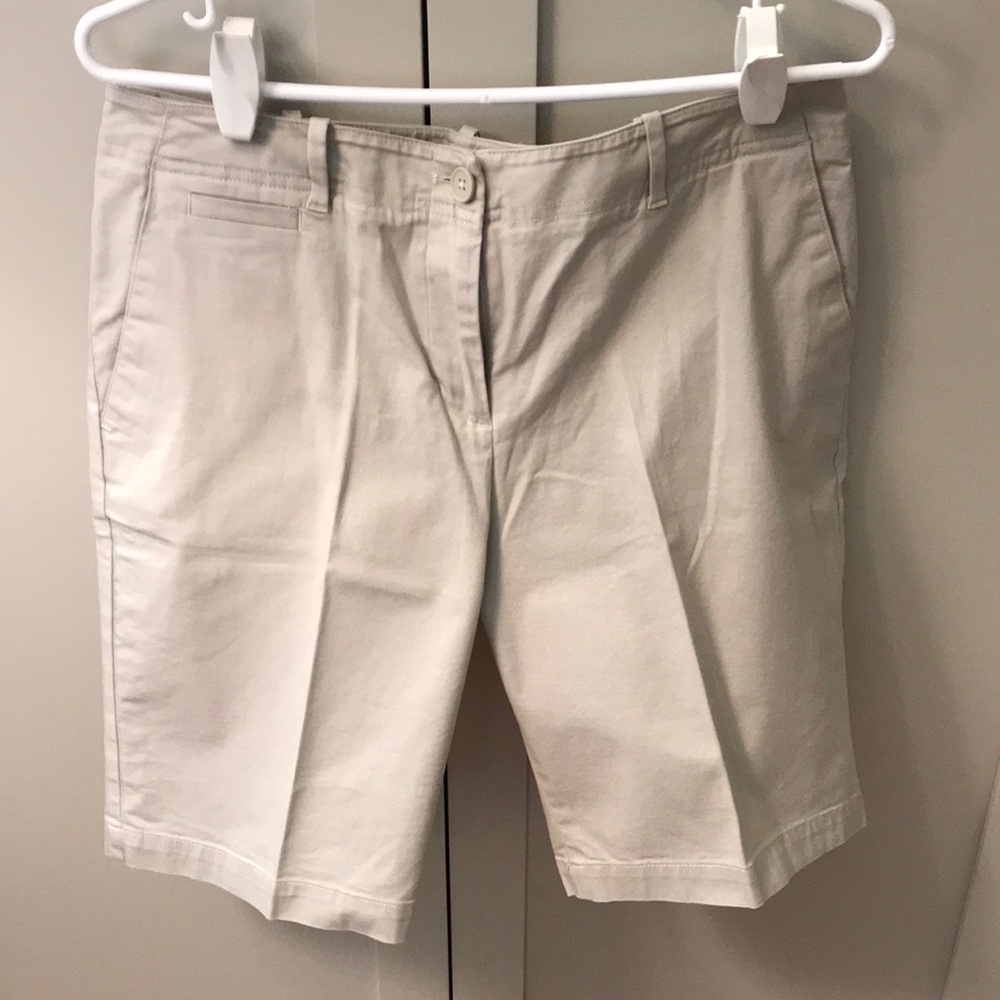 Talbots 10” Khaki short.